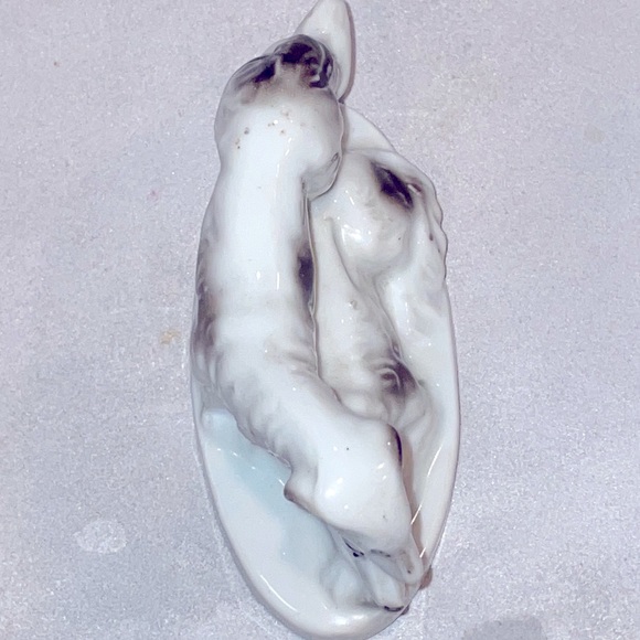 Porcelain Dog Figurine Vintage - Picture 5 of 5